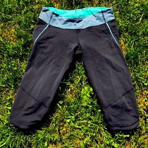 (Women: Size 8) Lululemon Run Inspire Cropped Leggings Black & Mint Green 🧘‍♀️